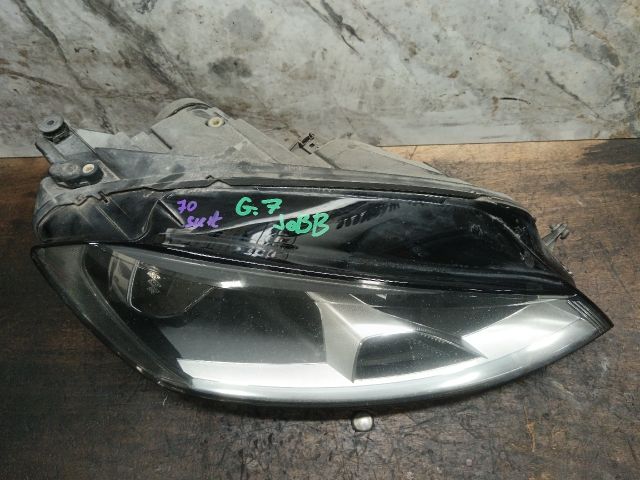 bontott VW GOLF VII Jobb Fényszóró