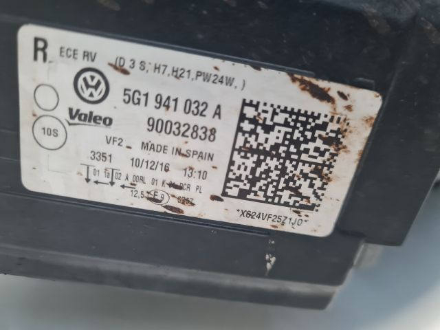 bontott VW GOLF VII Jobb Fényszóró