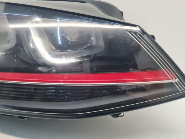bontott VW GOLF VII Jobb Fényszóró