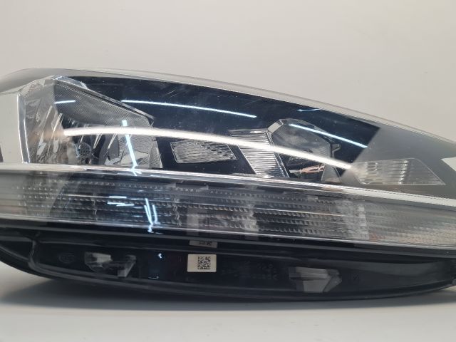 bontott VW GOLF VII Jobb Fényszóró