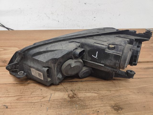 bontott VW GOLF VII Jobb Fényszóró