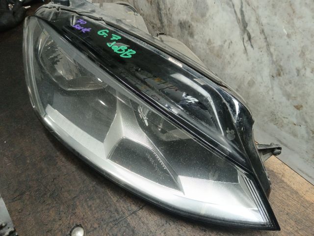 bontott VW GOLF VII Jobb Fényszóró