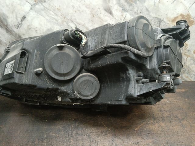 bontott VW GOLF VII Jobb Fényszóró