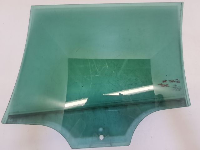 bontott VW GOLF VII Jobb hátsó Ablak