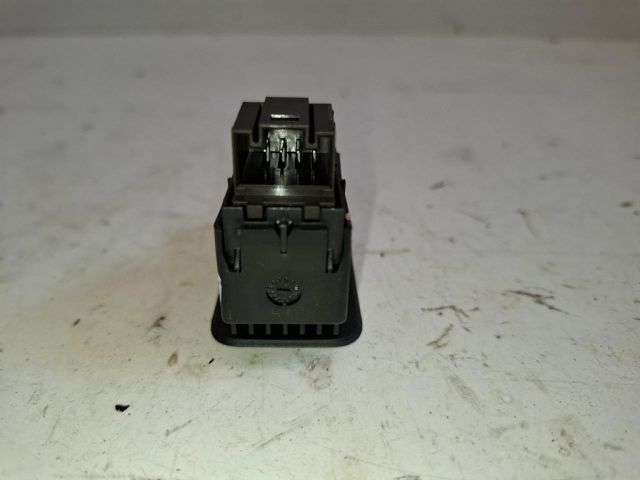 bontott VW GOLF VII Jobb hátsó Ablakemelő Kapcsoló