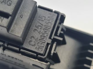 bontott VW GOLF VII Jobb hátsó Ablakemelő Kapcsoló