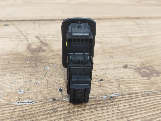 bontott VW GOLF VII Jobb hátsó Ablakemelő Kapcsoló