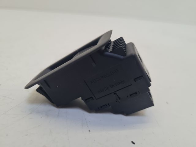 bontott VW GOLF VII Jobb hátsó Ablakemelő Kapcsoló