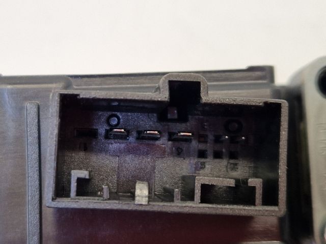 bontott VW GOLF VII Jobb hátsó Ablakemelő Motor