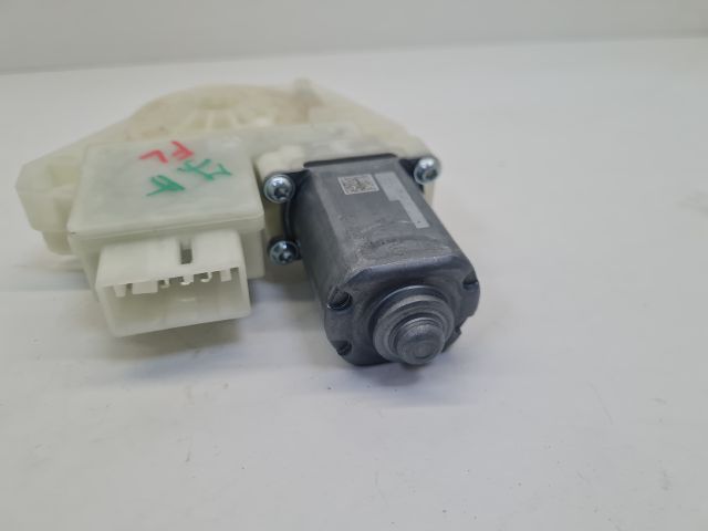 bontott VW GOLF VII Jobb hátsó Ablakemelő Motor