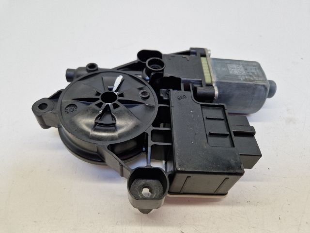 bontott VW GOLF VII Jobb hátsó Ablakemelő Motor