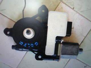 bontott VW GOLF VII Jobb hátsó Ablakemelő Motor