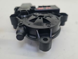 bontott VW GOLF VII Jobb hátsó Ablakemelő Motor