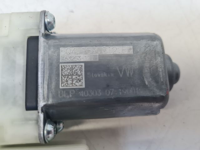 bontott VW GOLF VII Jobb hátsó Ablakemelő Motor