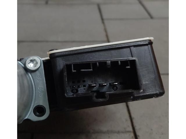 bontott VW GOLF VII Jobb hátsó Ablakemelő Motor