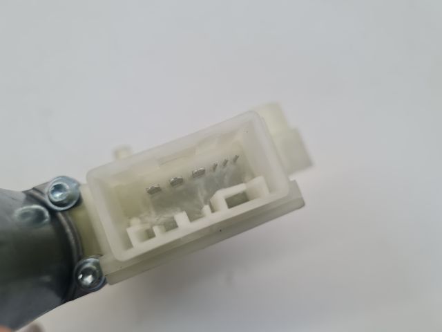 bontott VW GOLF VII Jobb hátsó Ablakemelő Motor