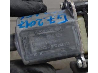 bontott VW GOLF VII Jobb hátsó Ablakemelő Motor