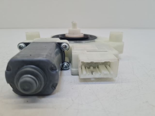 bontott VW GOLF VII Jobb hátsó Ablakemelő Motor