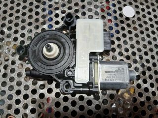 bontott VW GOLF VII Jobb hátsó Ablakemelő Motor