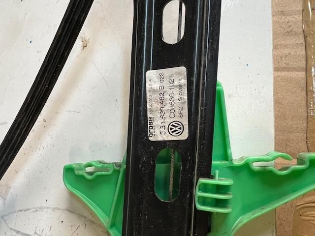 bontott VW GOLF VII Jobb hátsó Ablakemelő Szerkezet (Elektromos)