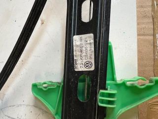 bontott VW GOLF VII Jobb hátsó Ablakemelő Szerkezet (Elektromos)