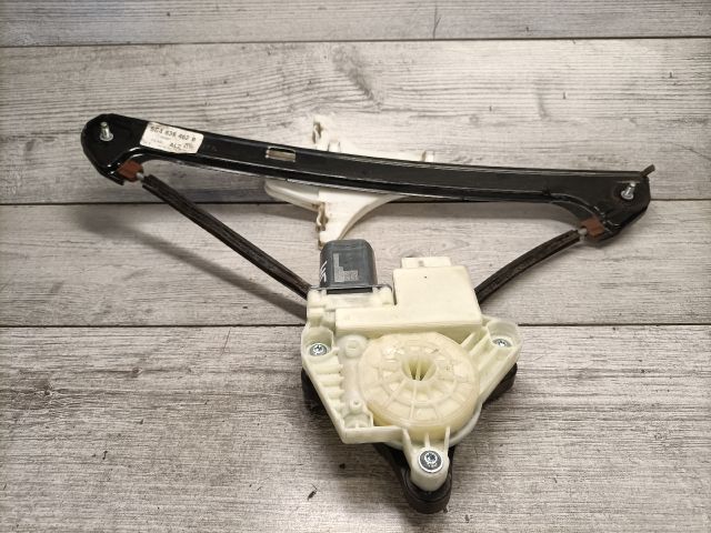 bontott VW GOLF VII Jobb hátsó Ablakemelő Szerkezet (Elektromos)