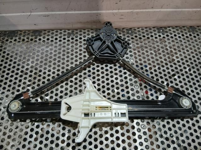 bontott VW GOLF VII Jobb hátsó Ablakemelő Szerkezet (Elektromos)