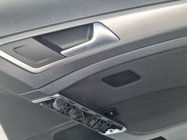 bontott VW GOLF VII Jobb hátsó Ajtó Kárpit