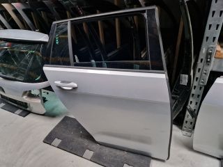 bontott VW GOLF VII Jobb hátsó Ajtó (Részeivel)