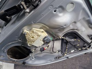 bontott VW GOLF VII Jobb hátsó Ajtó (Részeivel)