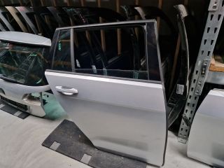bontott VW GOLF VII Jobb hátsó Ajtó (Részeivel)