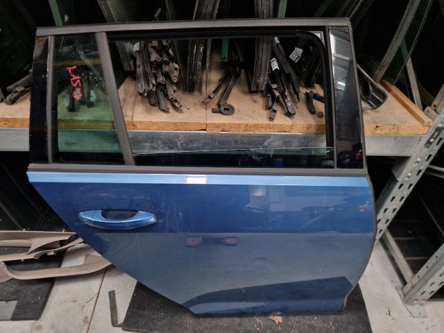 bontott VW GOLF VII Jobb hátsó Ajtó (Részeivel)