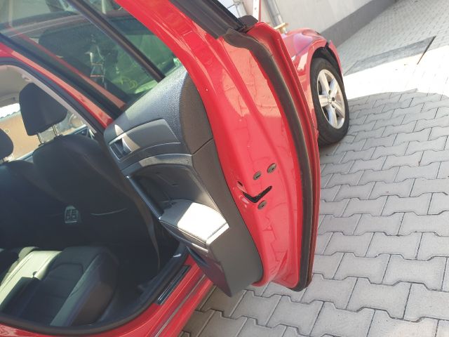 bontott VW GOLF VII Jobb hátsó Ajtó (Részeivel)