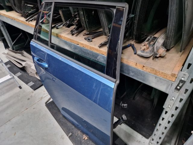 bontott VW GOLF VII Jobb hátsó Ajtó (Részeivel)