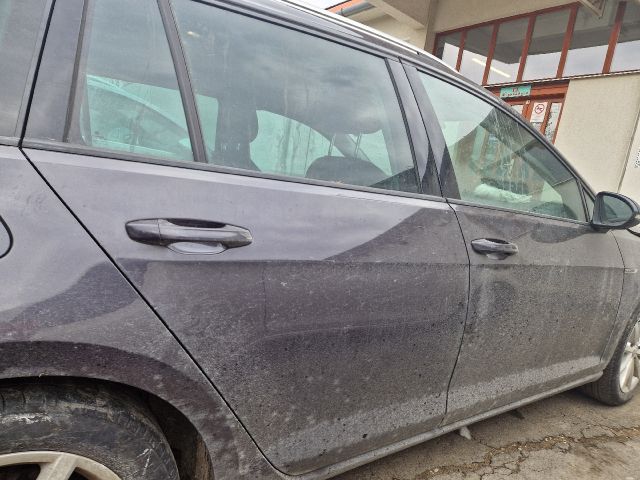 bontott VW GOLF VII Jobb hátsó Ajtó (Részeivel)