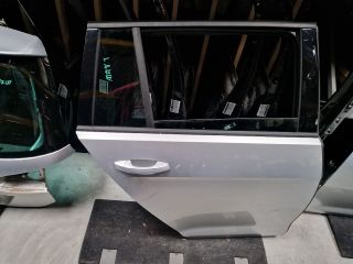 bontott VW GOLF VII Jobb hátsó Ajtó (Részeivel)