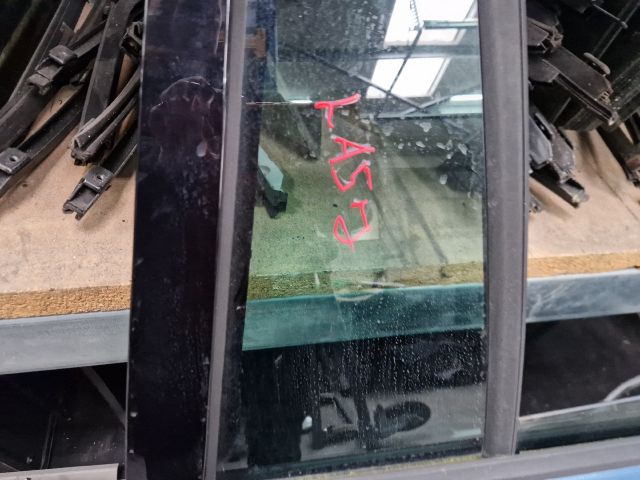 bontott VW GOLF VII Jobb hátsó Ajtó (Részeivel)