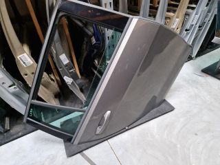 bontott VW GOLF VII Jobb hátsó Ajtó (Részeivel)