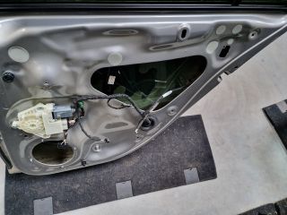 bontott VW GOLF VII Jobb hátsó Ajtó (Részeivel)