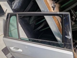 bontott VW GOLF VII Jobb hátsó Ajtó (Részeivel)