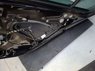 bontott VW GOLF VII Jobb hátsó Ajtó (Részeivel)