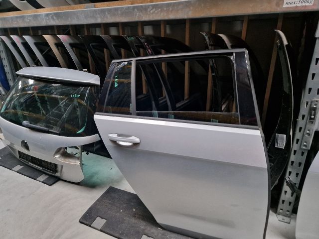 bontott VW GOLF VII Jobb hátsó Ajtó (Részeivel)