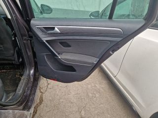 bontott VW GOLF VII Jobb hátsó Ajtó (Részeivel)