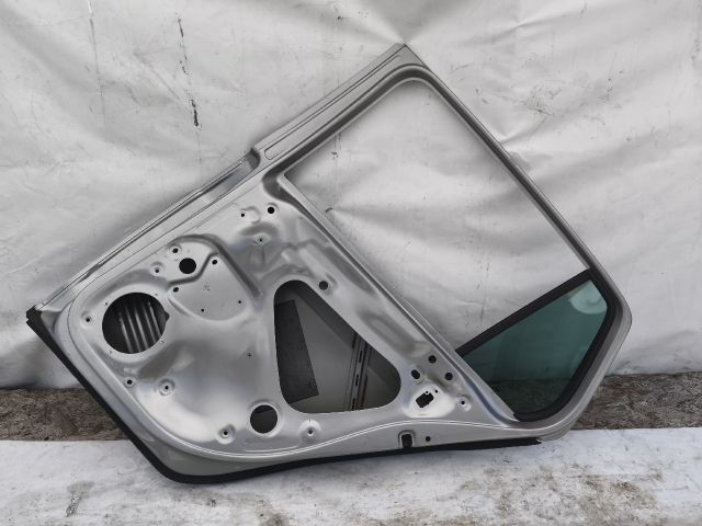 bontott VW GOLF VII Jobb hátsó Ajtó (Üres lemez)