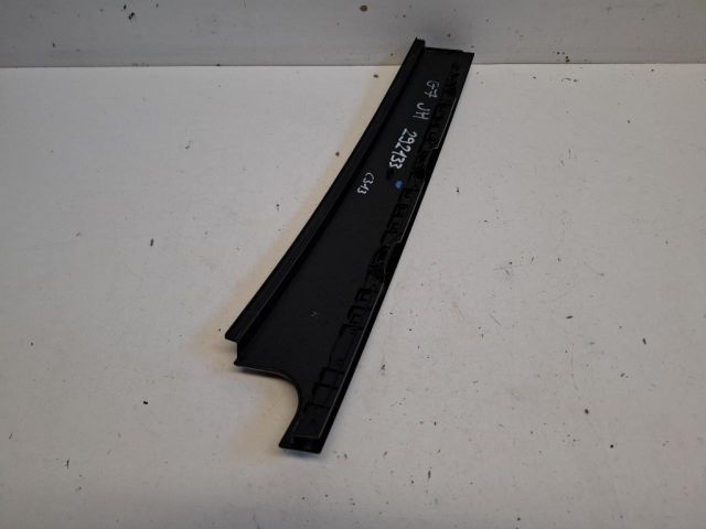 bontott VW GOLF VII Jobb hátsó Ajtókeret Burkolat