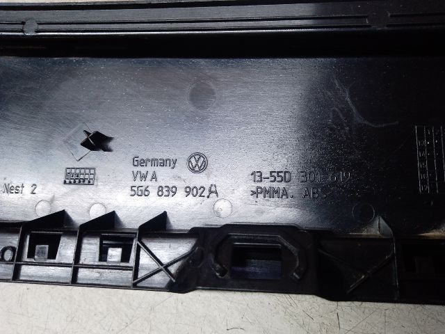 bontott VW GOLF VII Jobb hátsó Ajtókeret Burkolat