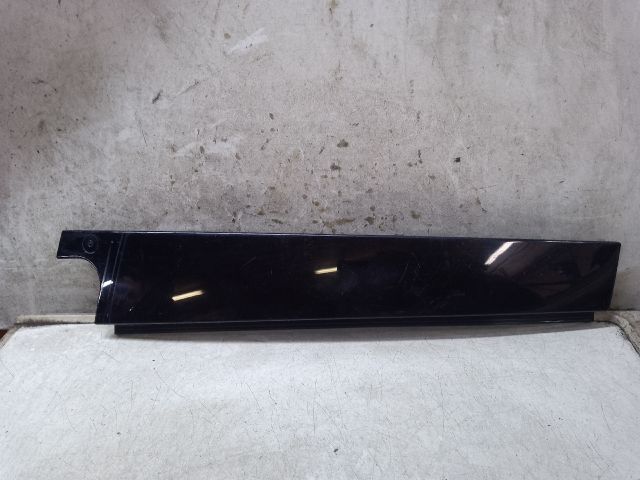 bontott VW GOLF VII Jobb hátsó Ajtókeret Burkolat