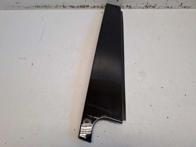 bontott VW GOLF VII Jobb hátsó Ajtókeret Burkolat