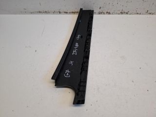 bontott VW GOLF VII Jobb hátsó Ajtókeret Burkolat