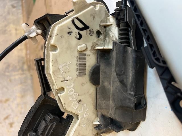 bontott VW GOLF VII Jobb hátsó Ajtózár